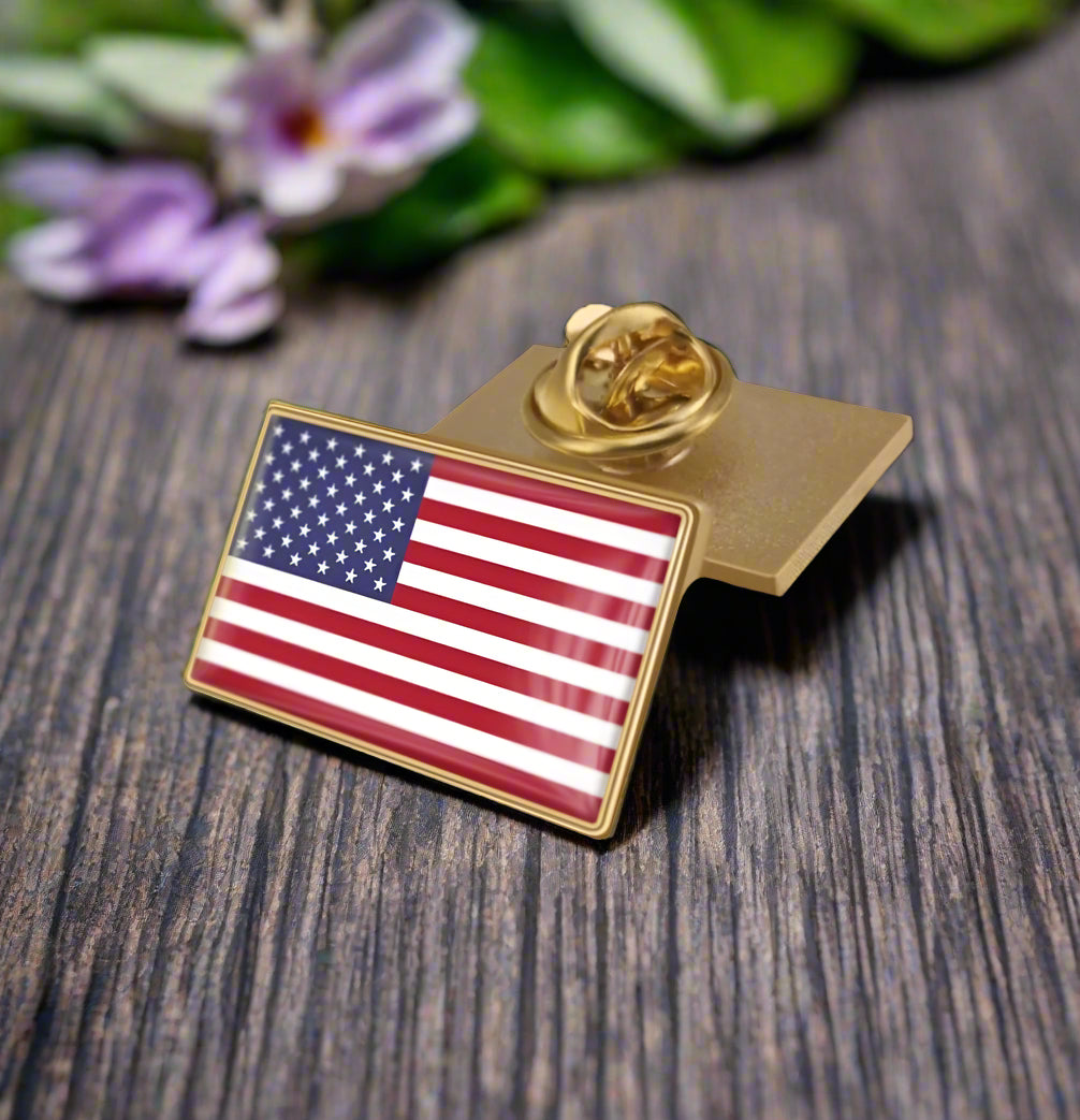 Gold metal rectangle american flag lapel pin||Gold Rectangle