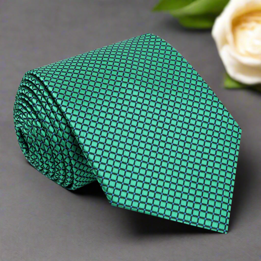 Green Geometric Tie