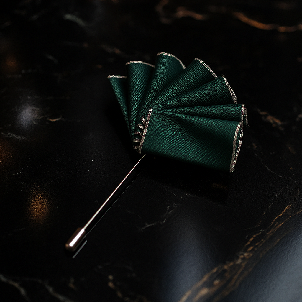 A Green with Tan Edges Pocket Square Lapel Pin||Green with Light Brown Edge