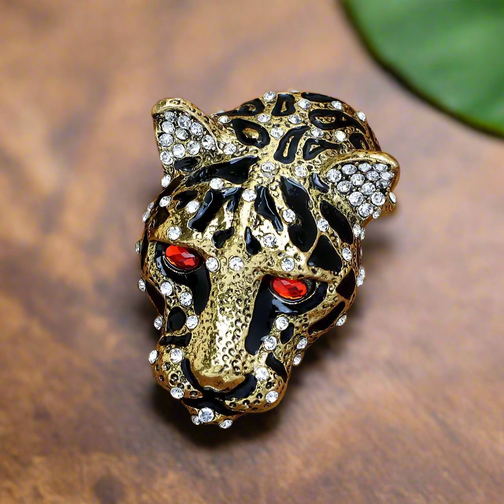 Sweet Gold Leopard Lapel Pin