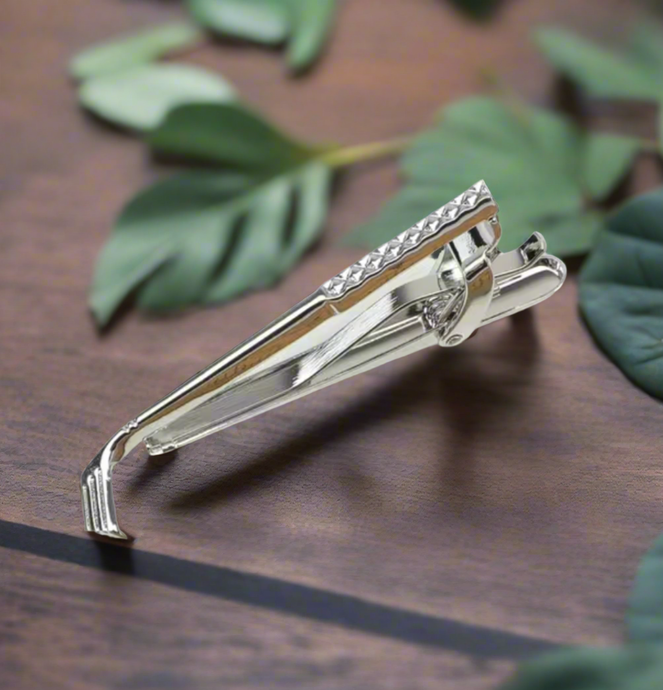 a tie bar golf club