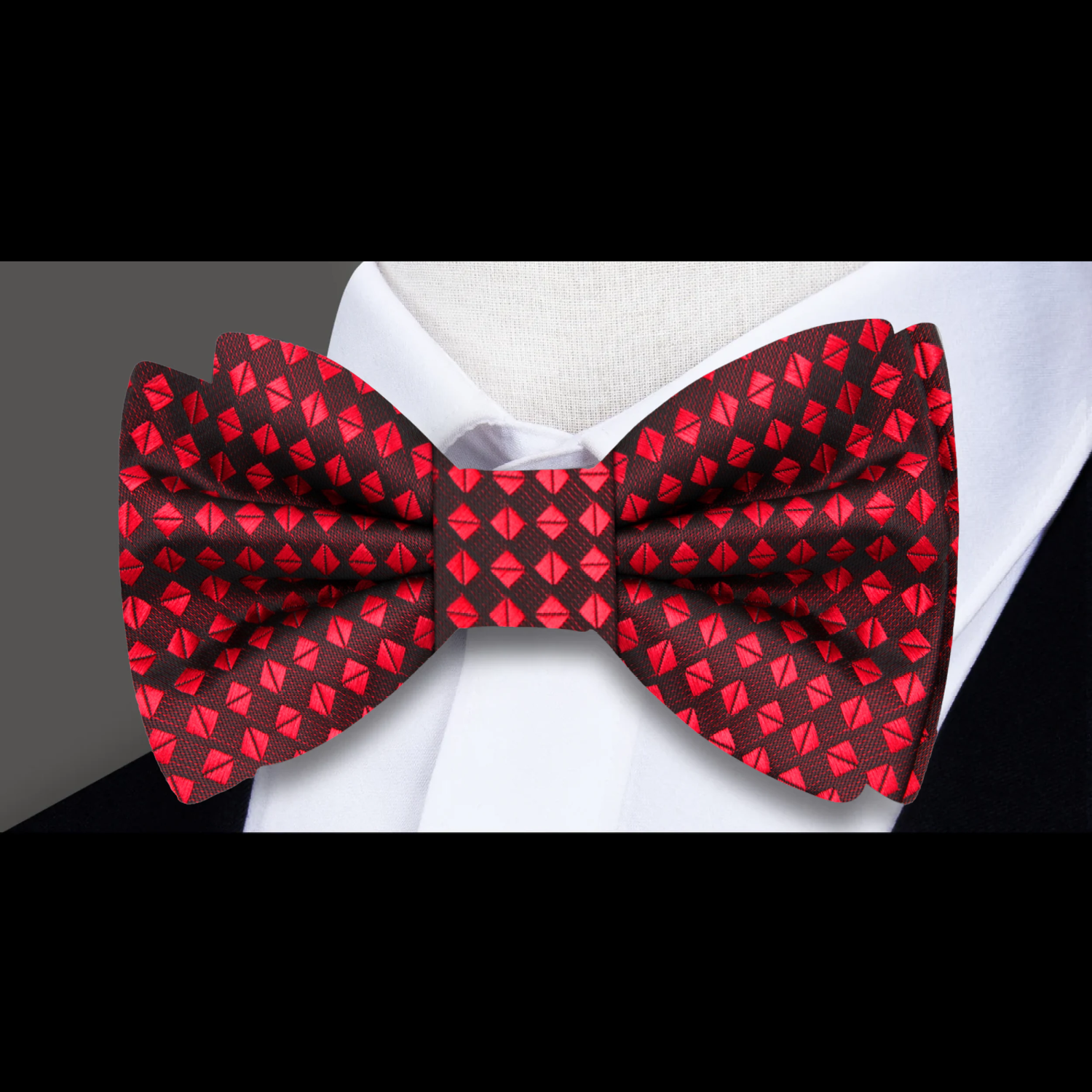 Single: Red Diamonds Bow Tie