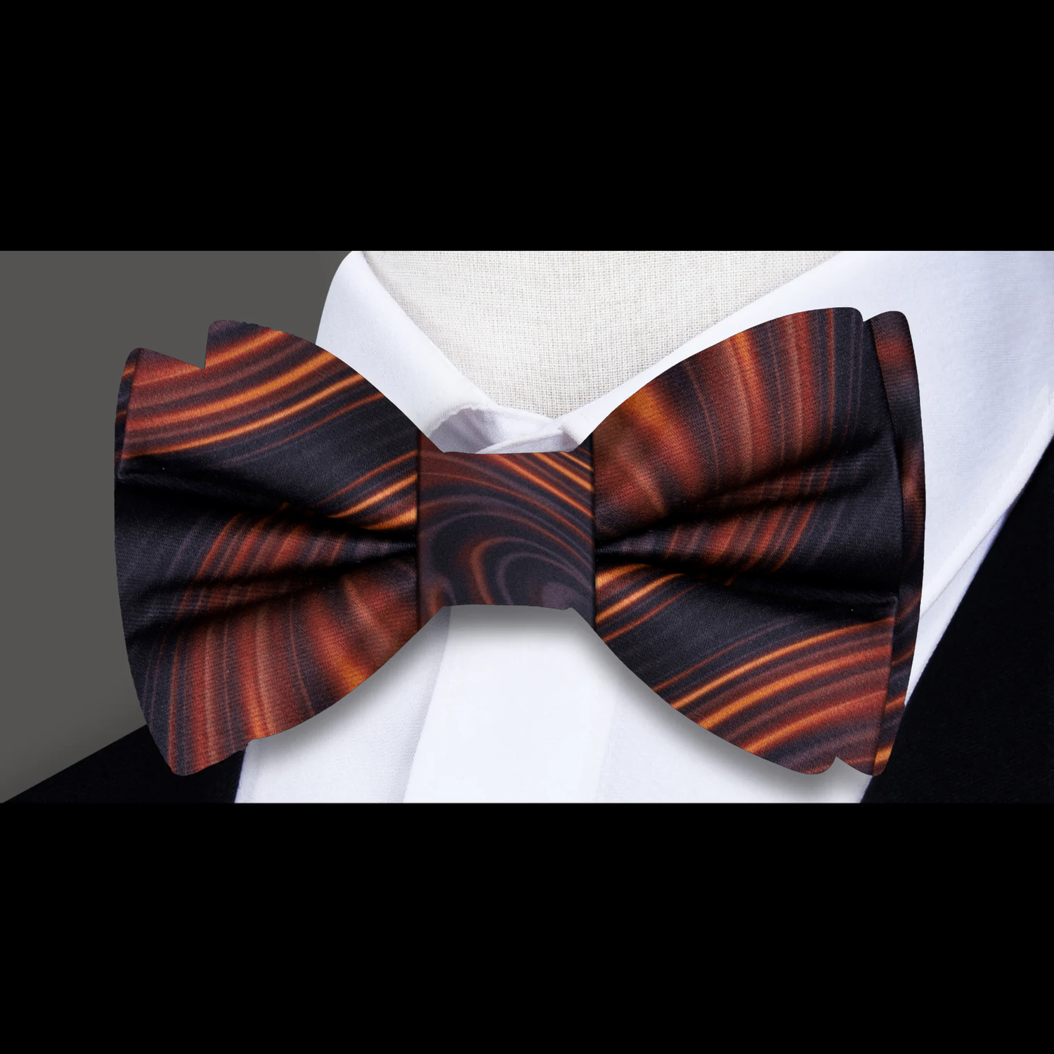 A Rich Caramel Swirl Pattern Silk Bow Tie 