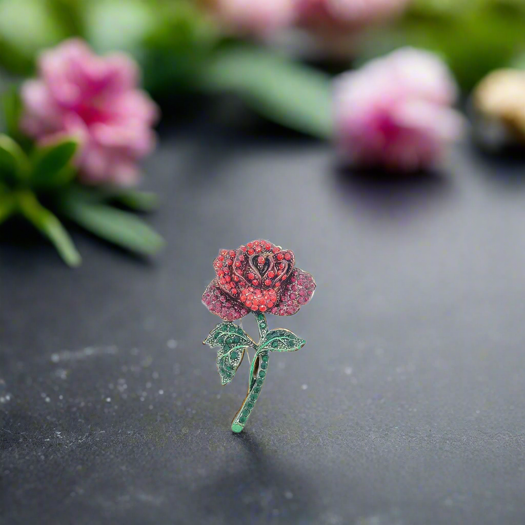 Main Small Green and Red Flower Lapel