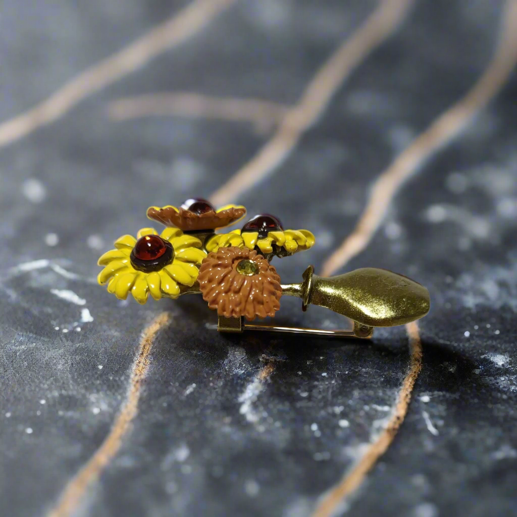 Side Vase of Flowers Lapel Pin