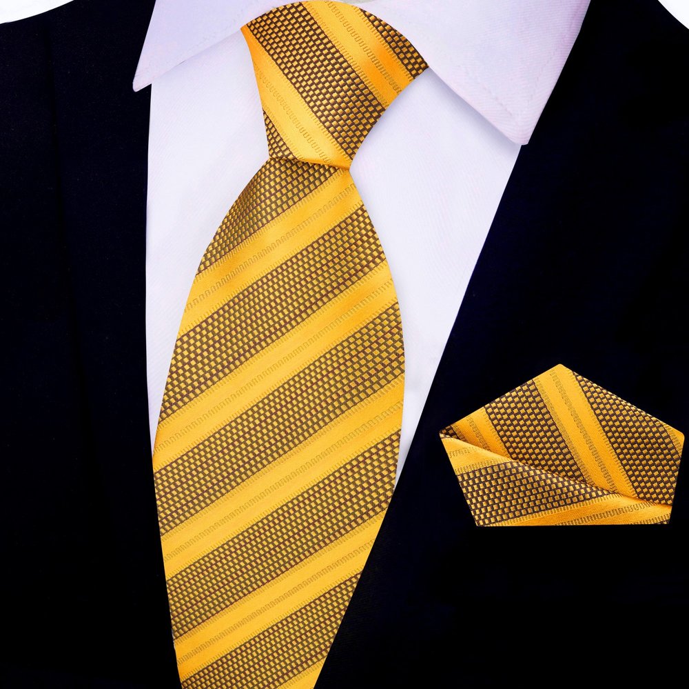 Gold Stripe Tie and Pocket Square||Yellow Gold
