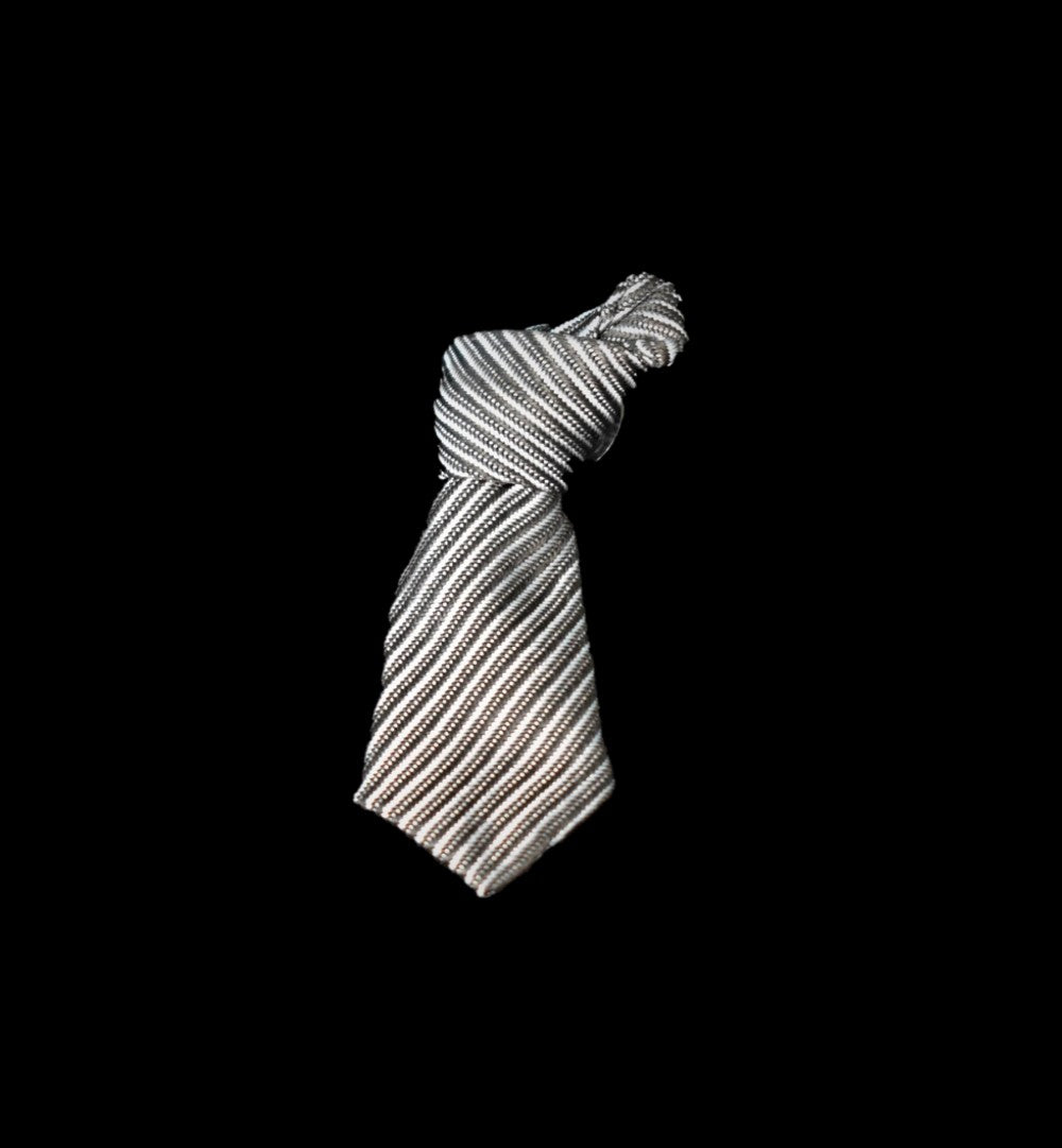 A Grey Stripe Necktie Shaped Lapel Pin||Grey Stripe