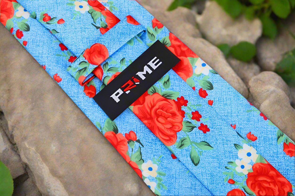Light Blue, Red, Green Rose Bunches Tie Keep||Light Blue