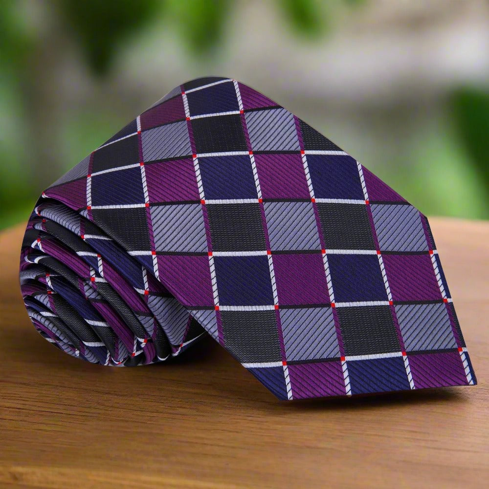 Pink Geometric Thin Tie and Pocket Square||Pink